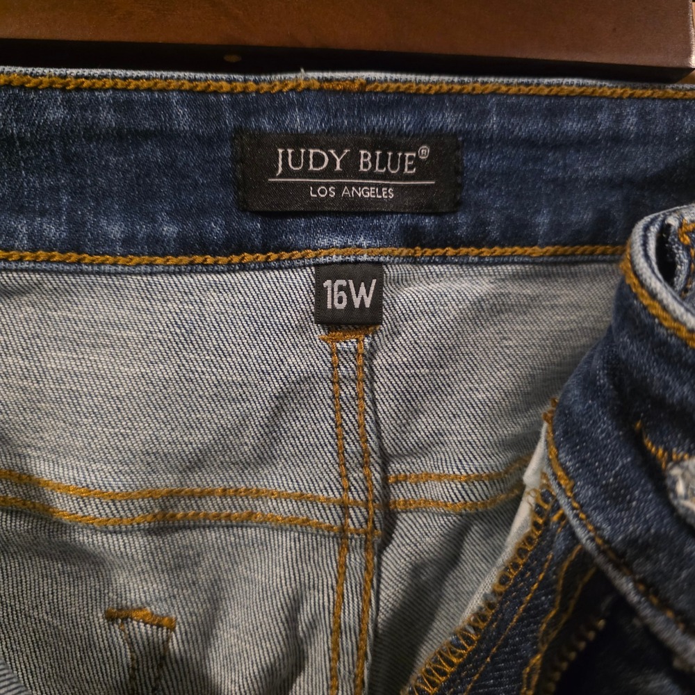 Judy Blue‎ Slim Fit Jeans Womens 16W Blue Excellent Distressed Raw Hem - Picture 6 of 12